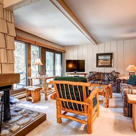 Breathtaking Views, Ideal Location, Perfect For Groups Sleeps 10! - Tb101